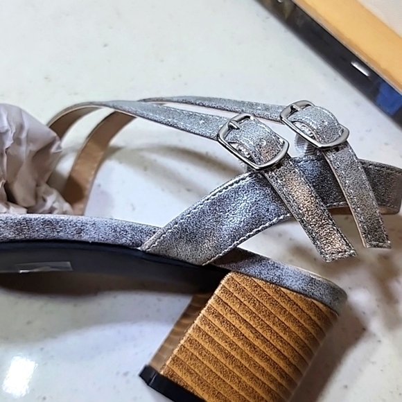 Metallic Sandals New in box by Angel Steps - Picture 12 of 13